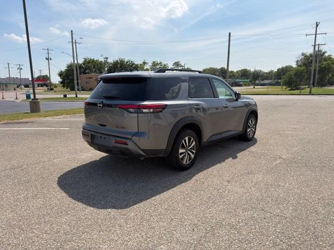 Used 2026 Nissan Pathfinder SL AWD/4WD image 4