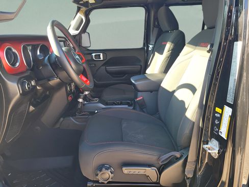 Used 2023 Jeep Wrangler Unlimited Rubicon w/ Cold Weather Group image 9