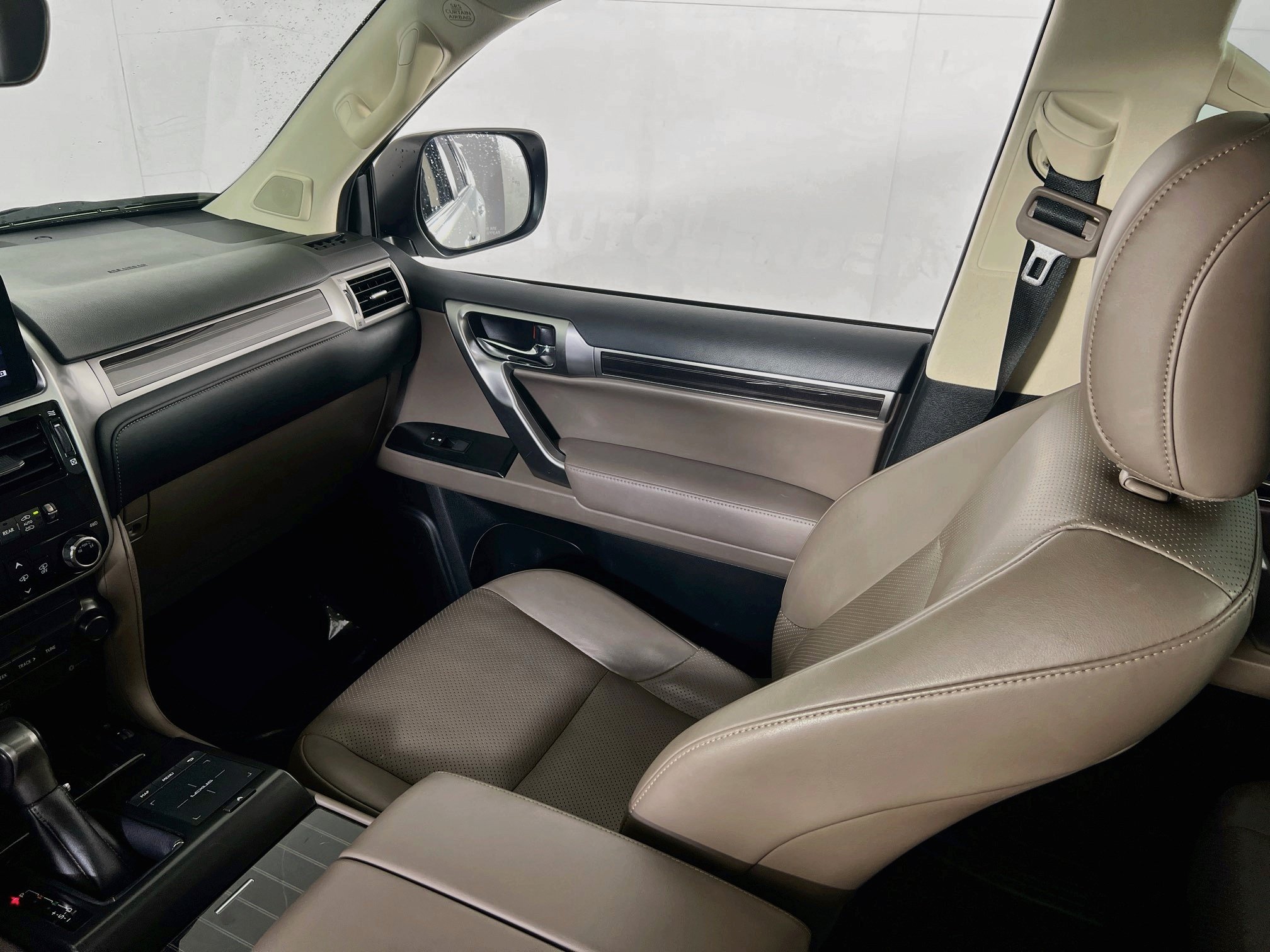 Used 2022 Lexus GX 460 Luxury w/ Off Road Package AWD/4WD image 24
