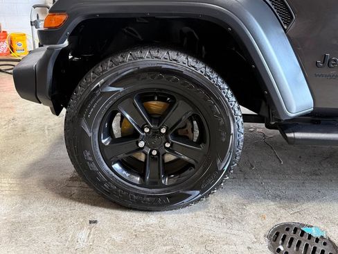 Used 2021 Jeep Wrangler Unlimited Sport AWD/4WD image 36
