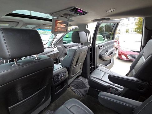 Used 2016 GMC Yukon XL SLT w/ Open Road Package AWD/4WD image 33