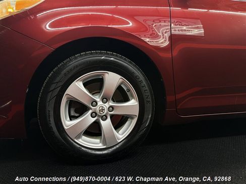 Used 2012 Toyota Sienna LE image 32