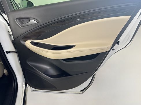 Used 2020 Buick Envision Essence FWD image 28