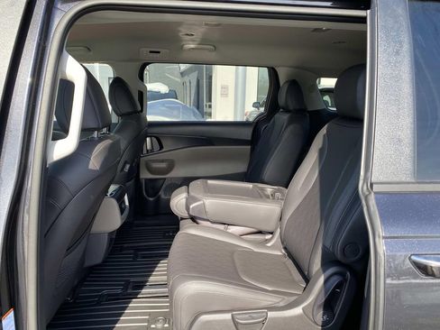 New 2026 Kia Carnival image 7