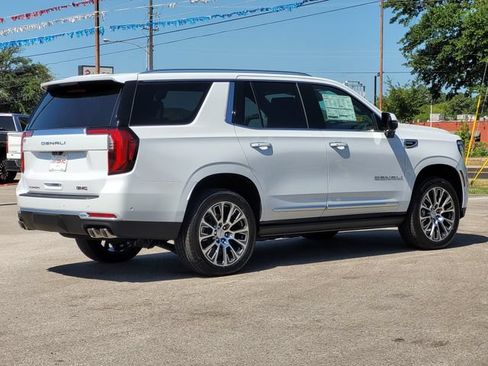 New 2026 GMC Yukon Denali w/ Denali Reserve Package AWD/4WD image 4