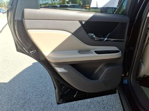Certified 2024 Lincoln Corsair AWD image 26