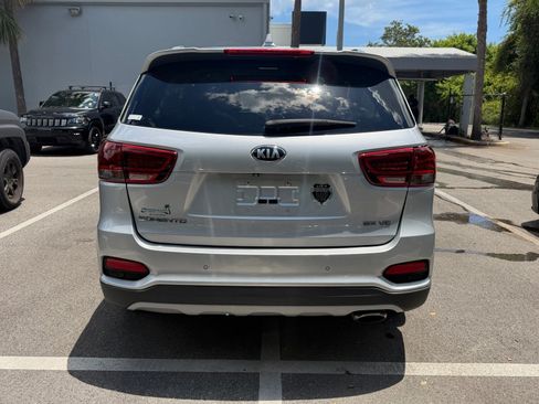 Used 2019 Kia Sorento EX w/ EX Touring Package FWD image 3