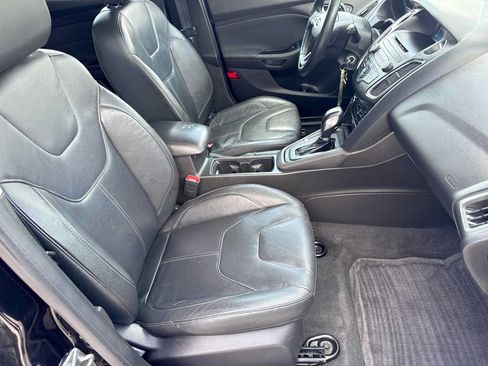 Used 2016 Ford Focus SE w/ Equipment Group 201A FWD image 21