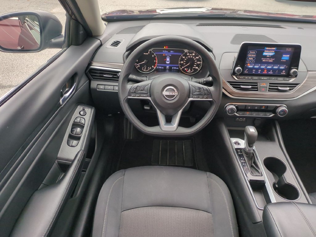 Used 2025 Nissan Altima 2.5 SV FWD image 29