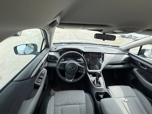 Used 2025 Subaru Outback Premium AWD/4WD image 3