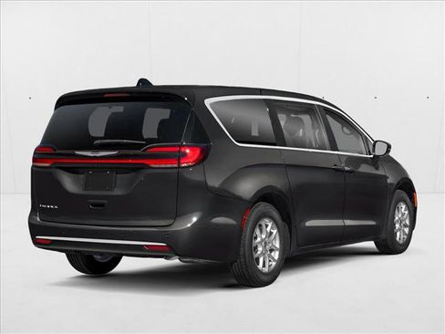 New 2026 Chrysler Pacifica Limited image 2