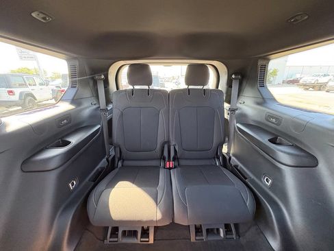 Used 2025 Jeep Grand Cherokee L Laredo w/ Luxury Tech Group I AWD/4WD image 28