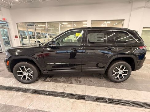 New 2025 Jeep Grand Cherokee Limited image 4