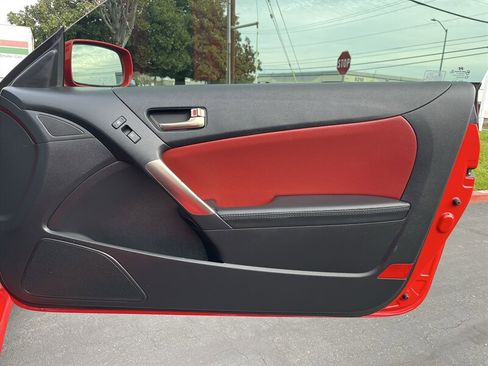 Used 2013 Hyundai Genesis 2.0T image 29