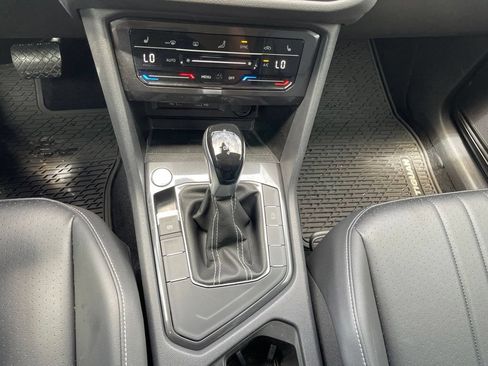 Used 2024 Volkswagen Tiguan SE FWD image 12