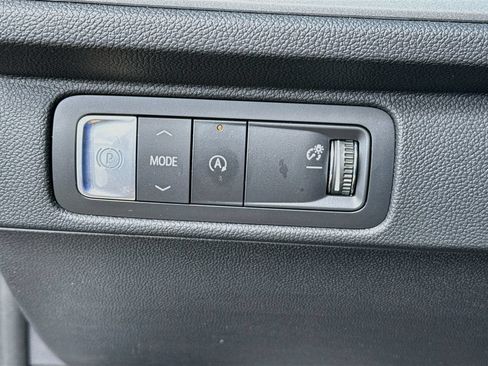 Used 2026 Chevrolet Traverse LT w/ Midnight/Sport Edition FWD image 10
