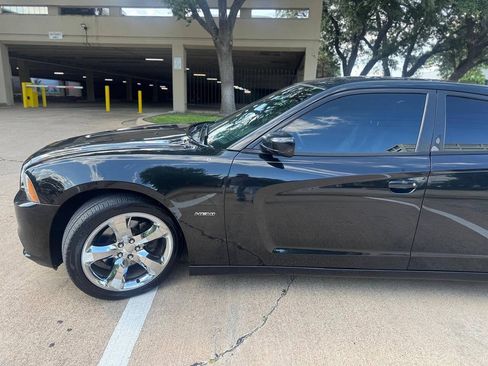 Used 2014 Dodge Charger R/T RWD image 4
