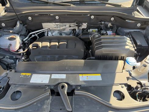 Used 2025 Volkswagen Atlas Peak Edition SE image 28