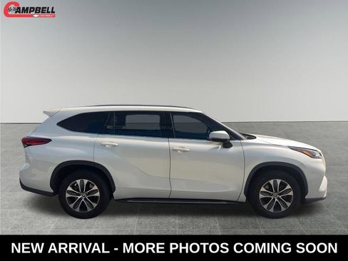 Used 2021 Toyota Highlander XLE image 6