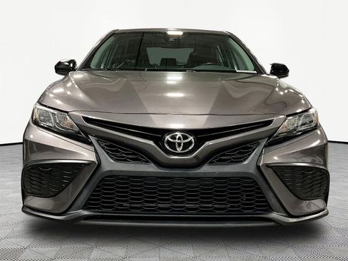 Used 2021 Toyota Camry SE FWD image 2