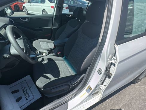 Used 2019 Hyundai Ioniq Blue FWD image 17