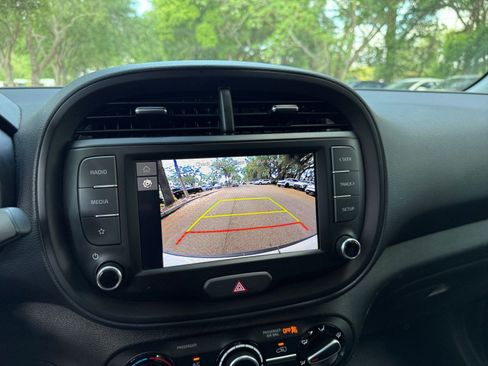 Used 2025 Kia Soul LX w/ LX Technology Package image 21