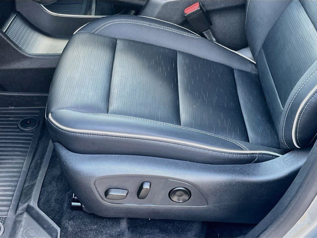 Used 2025 Buick Enclave Sport Touring FWD image 20