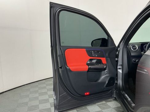 Used 2025 Mercedes-Benz GLB 35 AMG 4MATIC image 19