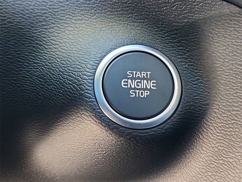 New 2026 Volvo XC40 B5 Plus w/ Protection Package Premier image 15