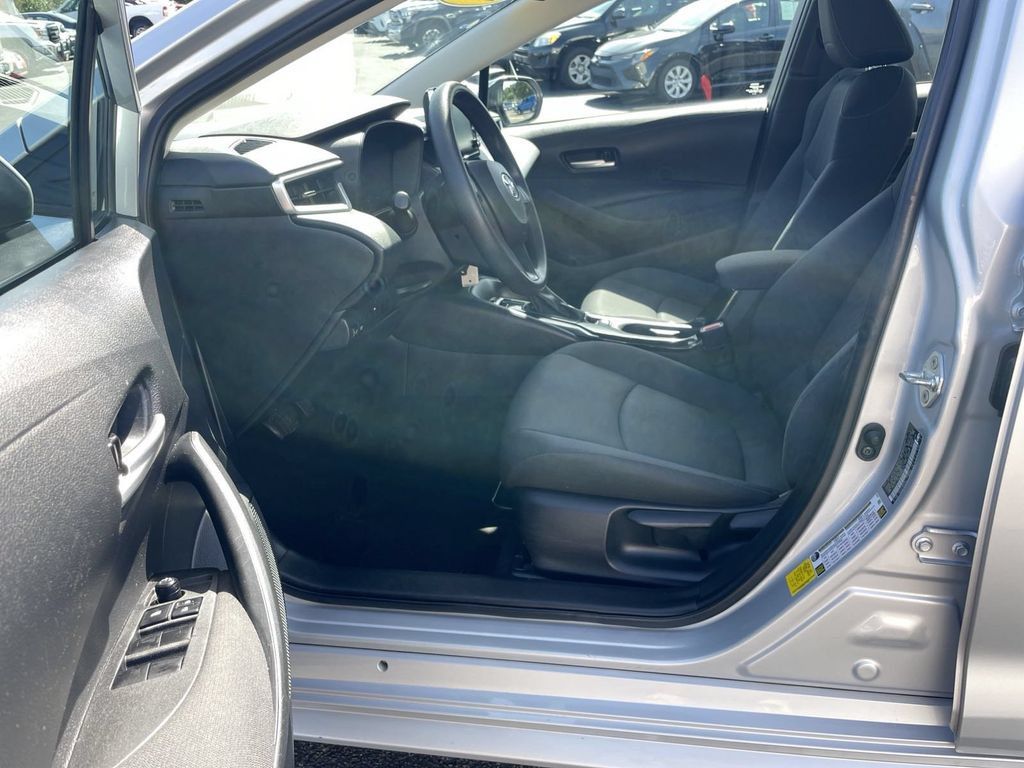Used 2020 Toyota Corolla LE FWD image 13