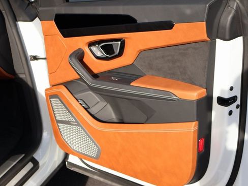 Used 2024 Lamborghini Urus S image 14