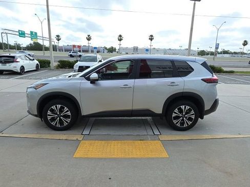 Used 2023 Nissan Rogue SV image 7