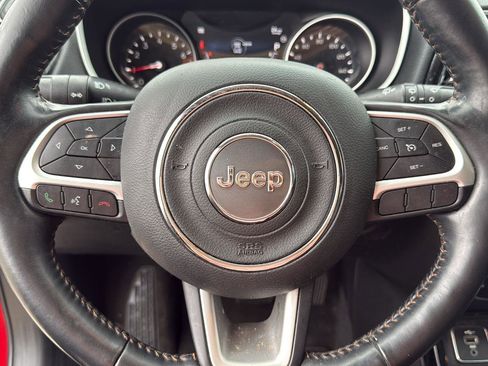 Used 2019 Jeep Compass Limited FWD image 3