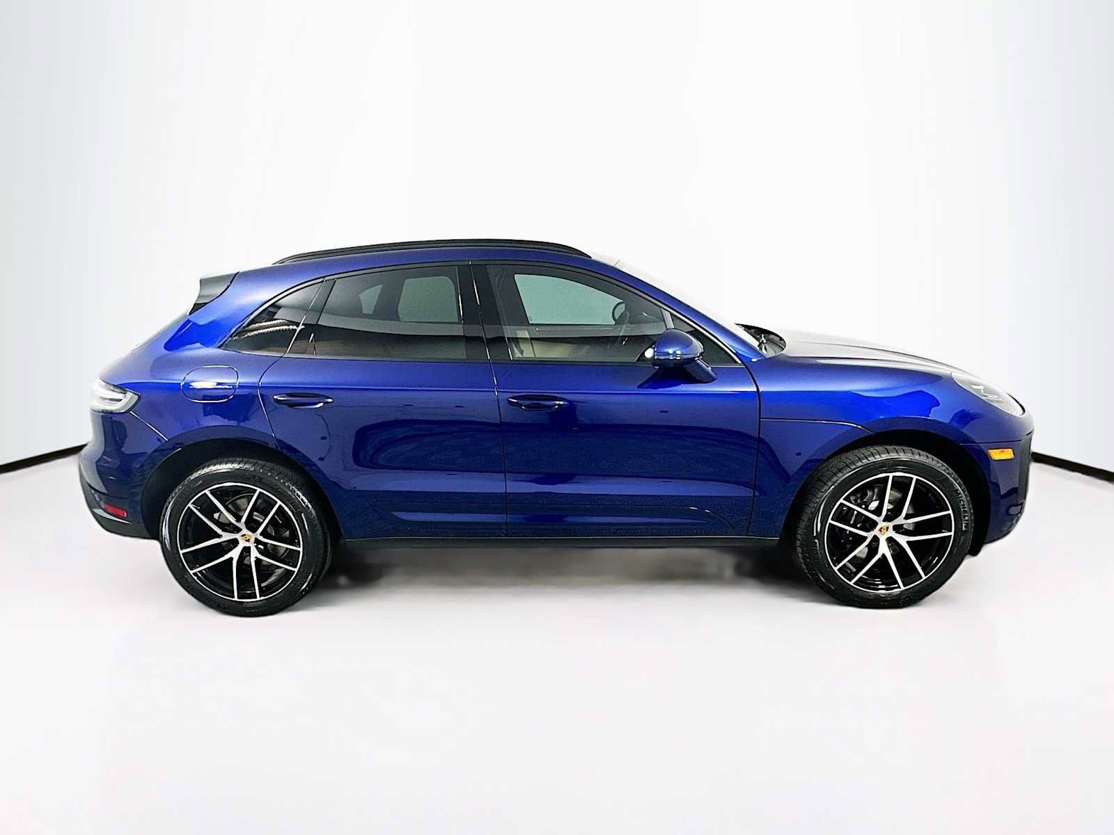 Used 2026 Porsche Macan AWD/4WD image 8
