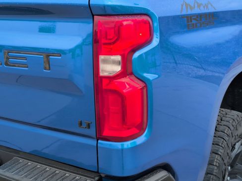 Used 2022 Chevrolet Silverado 1500 LT Trail Boss w/ LT Trail Boss Premium Package image 12