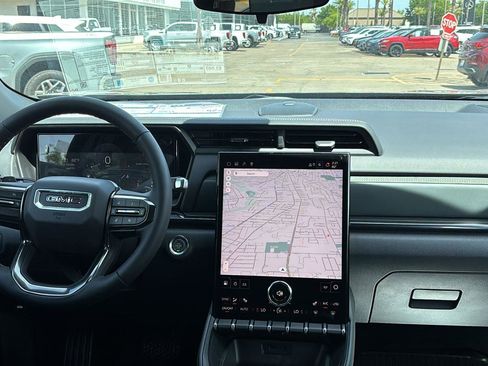 New 2026 GMC Terrain AT4 w/ LPO, Black Badging Package AWD/4WD image 24