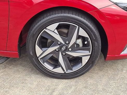 Used 2023 Hyundai Elantra Limited image 27