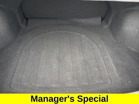 Used 2023 Hyundai Elantra SE image 32