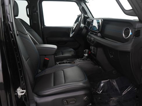 Used 2024 Jeep Wrangler High Altitude image 11