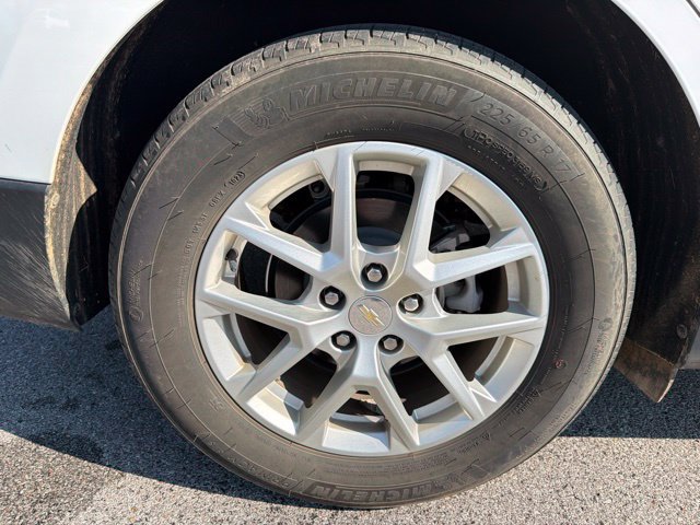 Used 2023 Chevrolet Equinox LS FWD image 17