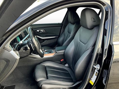 Used 2019 BMW 330i Sedan w/ Premium Package image 26