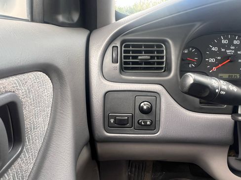 Used 2001 Nissan Altima GXE image 50