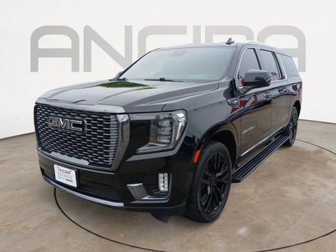 Used 2023 GMC Yukon XL Denali Ultimate AWD/4WD image 4