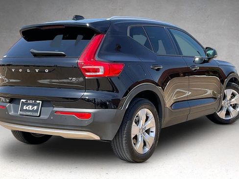 Used 2021 Volvo XC40 T5 Momentum w/ Climate Package AWD/4WD image 21