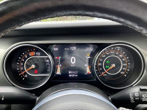 Certified 2022 Jeep Wrangler Unlimited Sahara w/ Cold Weather Group AWD/4WD image 10