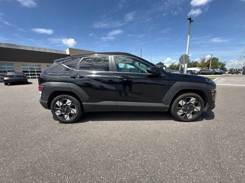 Used 2025 Hyundai Kona SEL FWD image 2