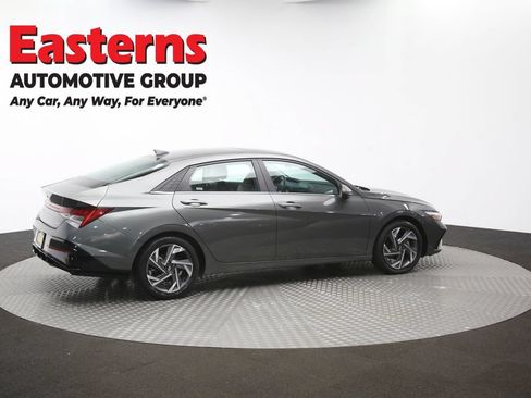 Used 2024 Hyundai Elantra Limited FWD image 45