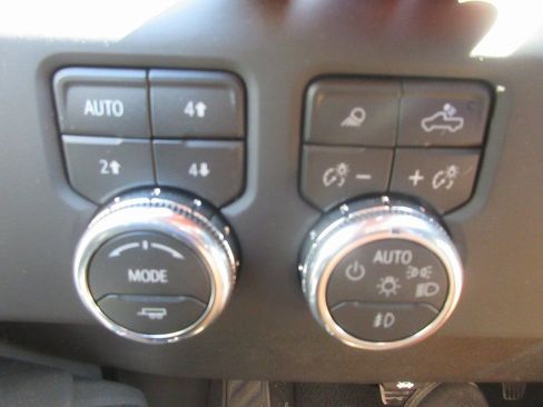 New 2026 GMC Sierra 2500 Denali w/ Denali Reserve Package image 18