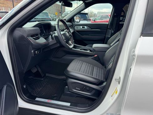 Used 2025 Ford Explorer ST-Line w/ Premium Package AWD/4WD image 15