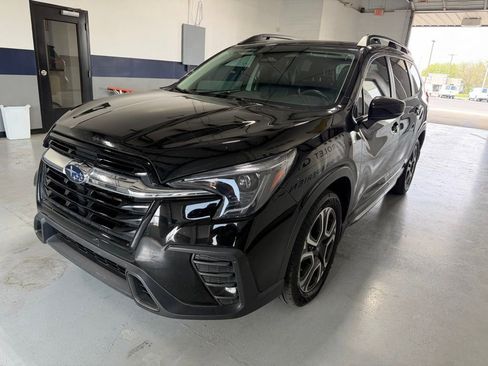 Used 2024 Subaru Ascent Limited image 22